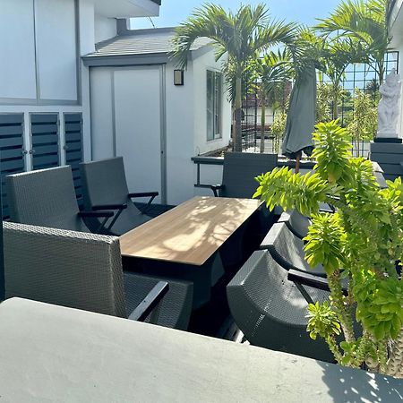 Villa Rumah Putih Abu Abu Senggigi Exterior photo